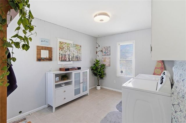 8515 W 69th Terrace, Overland Park, KS 66204