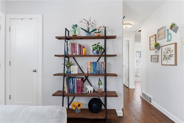 8515 W 69th Terrace, Overland Park, KS 66204