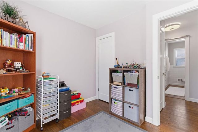 8515 W 69th Terrace, Overland Park, KS 66204