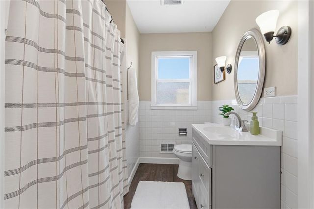 8515 W 69th Terrace, Overland Park, KS 66204