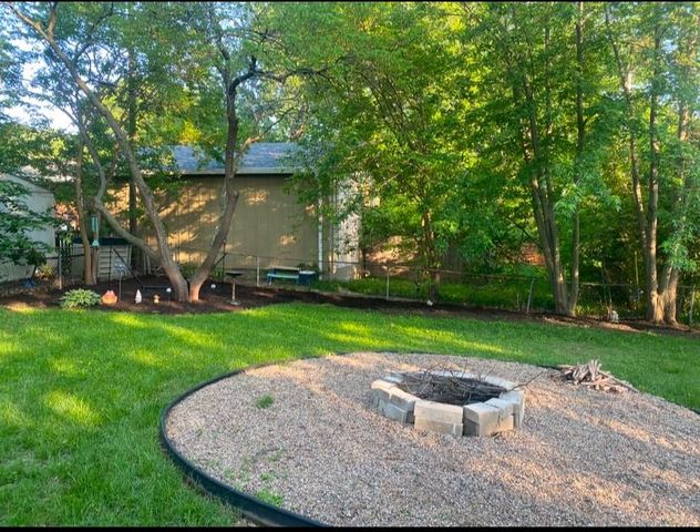 8515 W 69th Terrace, Overland Park, KS 66204