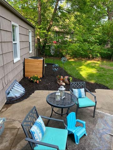 8515 W 69th Terrace, Overland Park, KS 66204