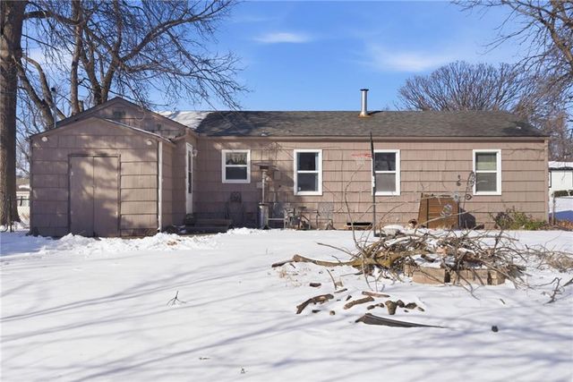 8515 W 69th Terrace, Overland Park, KS 66204