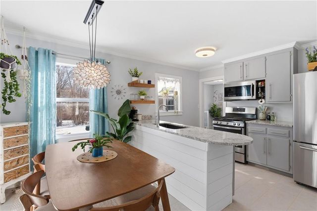 8515 W 69th Terrace, Overland Park, KS 66204