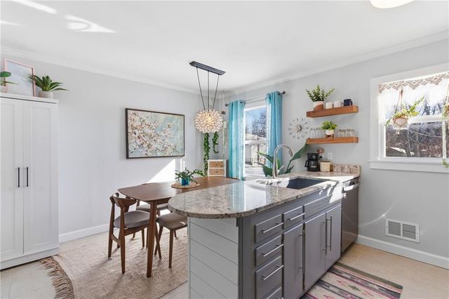 8515 W 69th Terrace, Overland Park, KS 66204