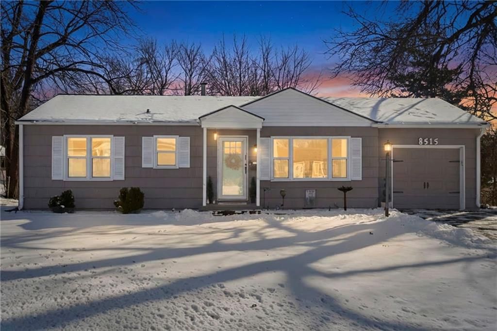 8515 W 69th Terrace, Overland Park, KS 66204