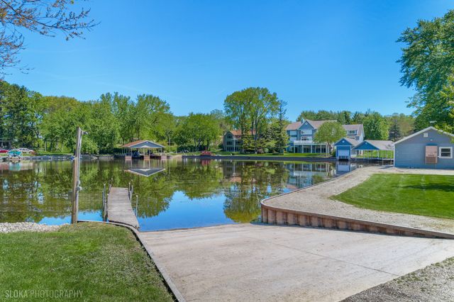 38778 N Ackerman Road, Antioch, IL 60002