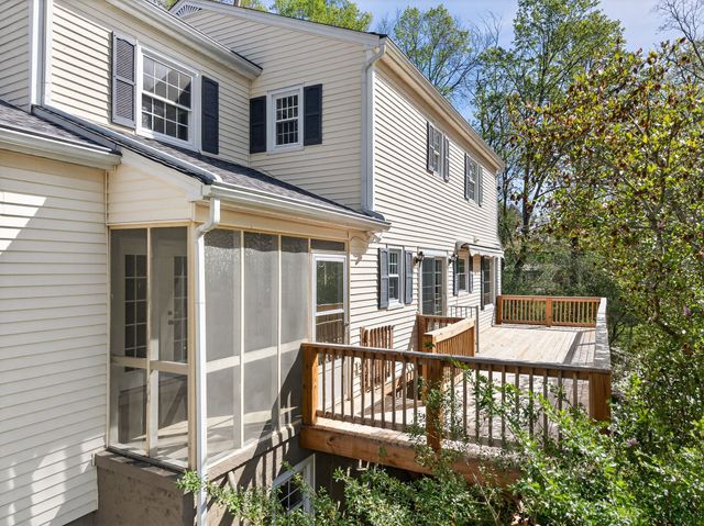690 Valley Forge Rd, Cookeville, TN 38501