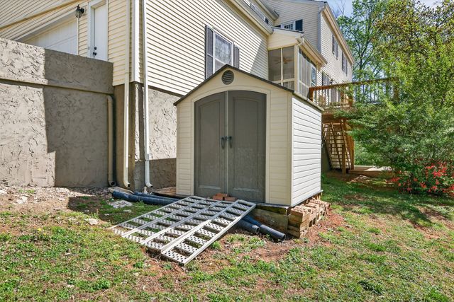690 Valley Forge Rd, Cookeville, TN 38501