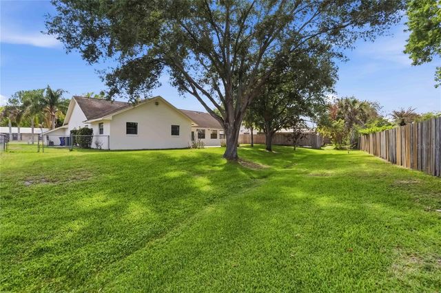 2106 PEACH TREE BOULEVARD, St Cloud, FL 34769