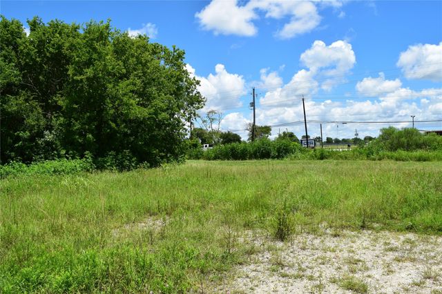5350 N Highway 35, Pearland, TX 77511