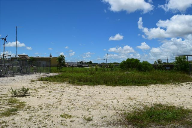 5350 N Highway 35, Pearland, TX 77511