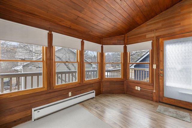 16605 21st Avenue N, Plymouth, MN 55447