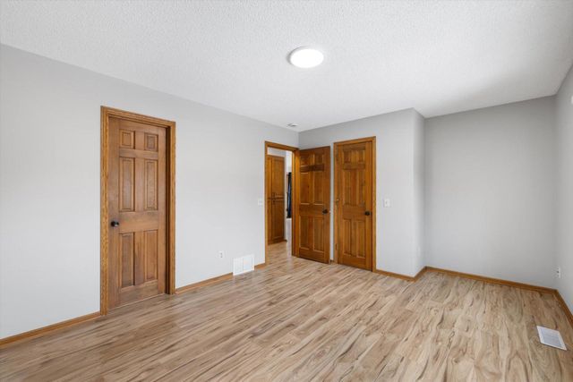 16605 21st Avenue N, Plymouth, MN 55447