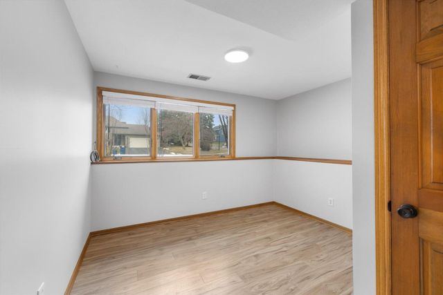 16605 21st Avenue N, Plymouth, MN 55447