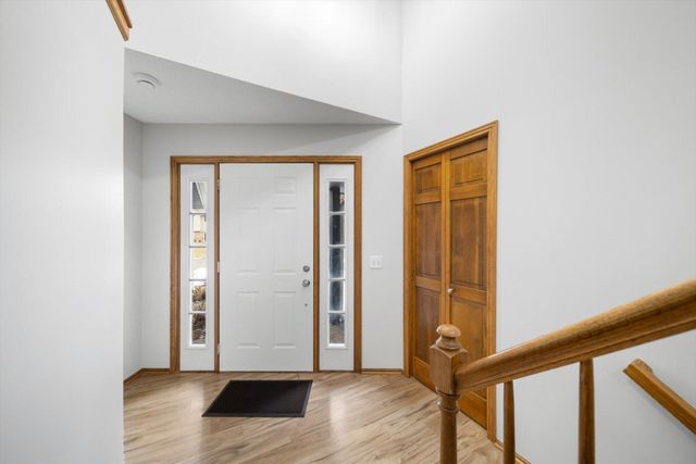 16605 21st Avenue N, Plymouth, MN 55447