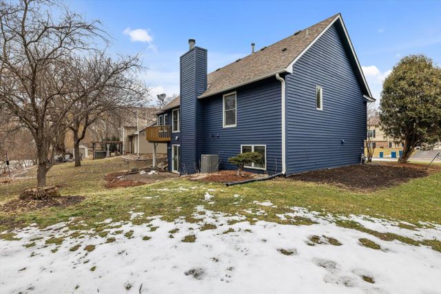 16605 21st Avenue N, Plymouth, MN 55447