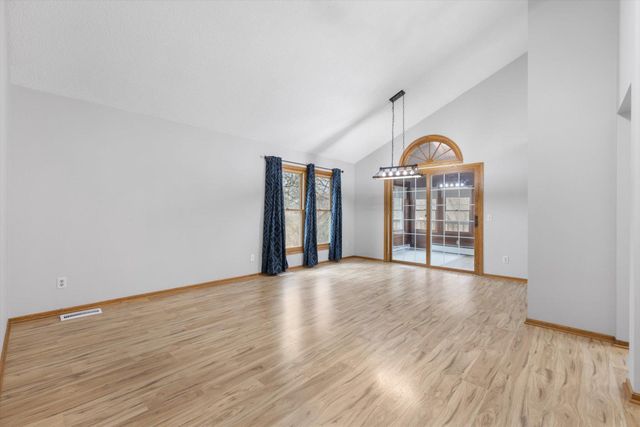 16605 21st Avenue N, Plymouth, MN 55447