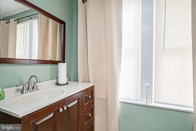 111 UNIVERSITY BLVD, Glassboro, NJ 08028