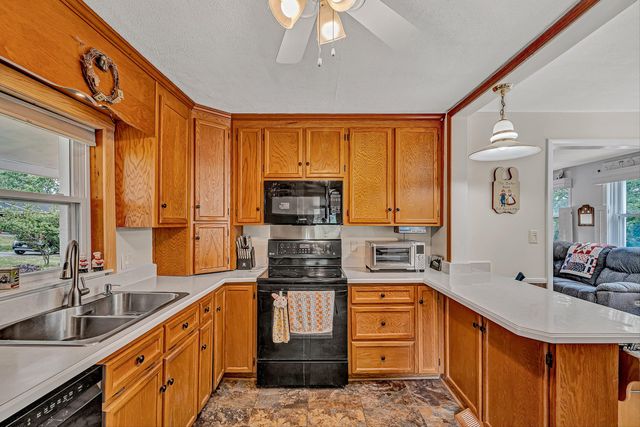 5451 Stearnes AVE, Roanoke, VA 24018