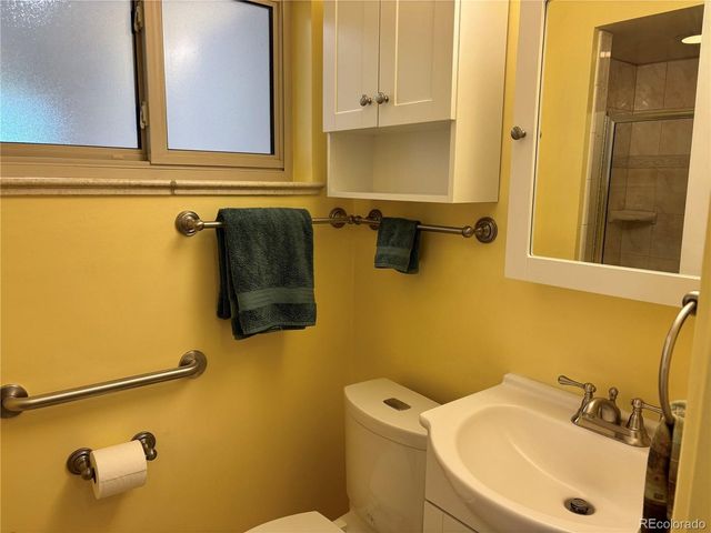 8515 Meadowlark Dr, Lakewood, CO 80226