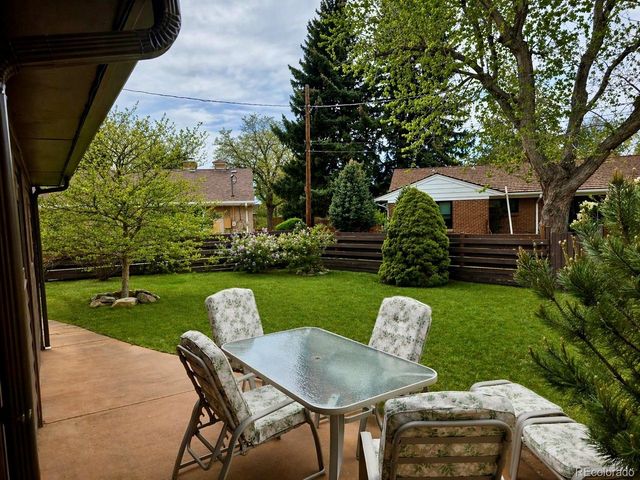 8515 Meadowlark Dr, Lakewood, CO 80226