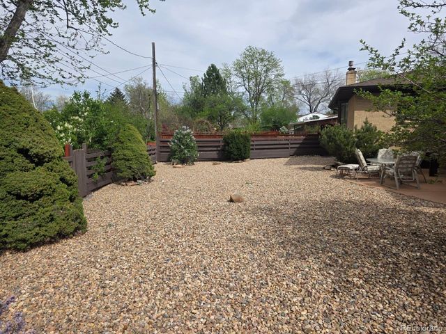 8515 Meadowlark Dr, Lakewood, CO 80226