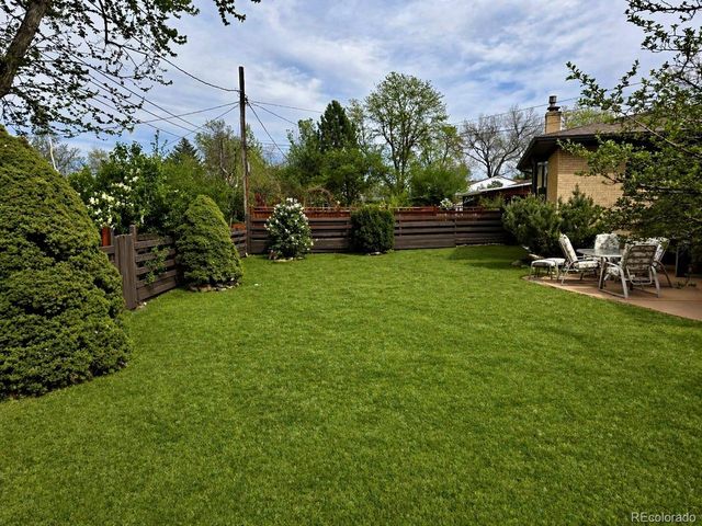 8515 Meadowlark Dr, Lakewood, CO 80226