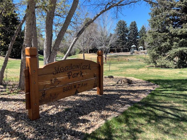 8515 Meadowlark Dr, Lakewood, CO 80226