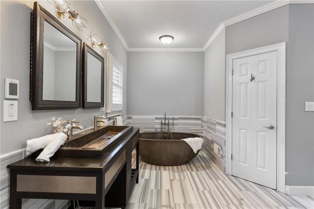 1472 Lachona NE Court, Atlanta, GA 30329