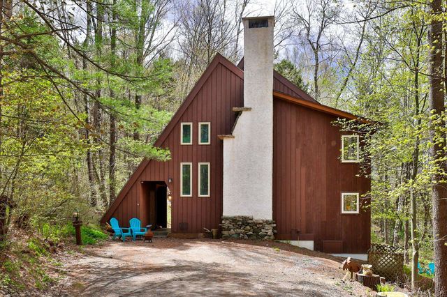 208 Great Hawk Road, Rochester, VT 05767