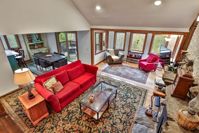 208 Great Hawk Road, Rochester, VT 05767