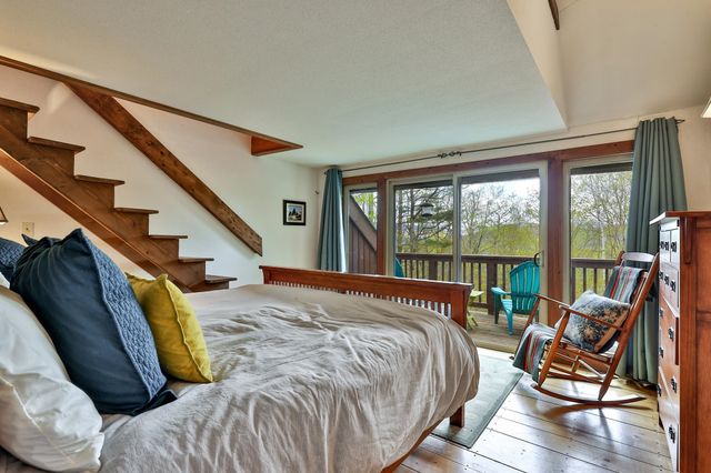 208 Great Hawk Road, Rochester, VT 05767