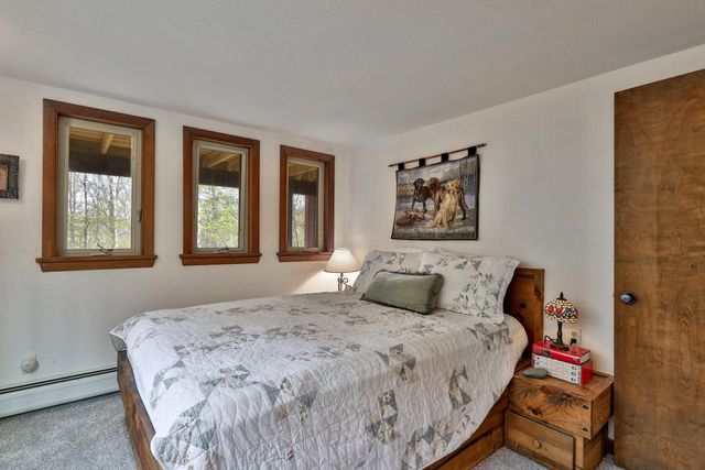 208 Great Hawk Road, Rochester, VT 05767