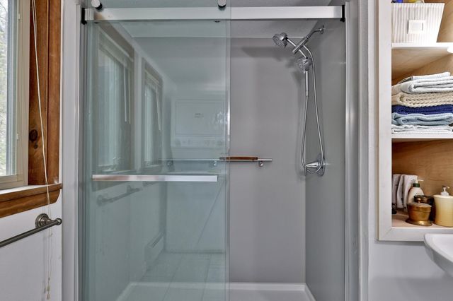 208 Great Hawk Road, Rochester, VT 05767
