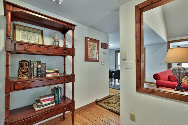 208 Great Hawk Road, Rochester, VT 05767