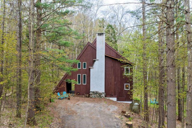 208 Great Hawk Road, Rochester, VT 05767