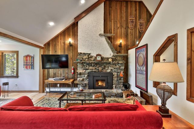 208 Great Hawk Road, Rochester, VT 05767