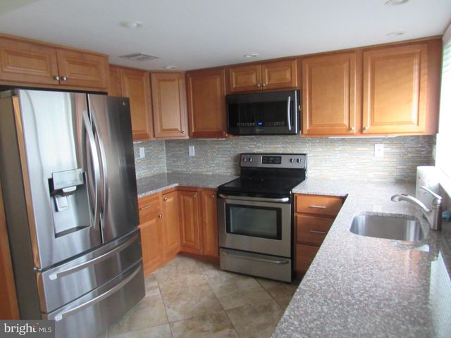 264-B CROSSE DR, Monroe Township, NJ 08831