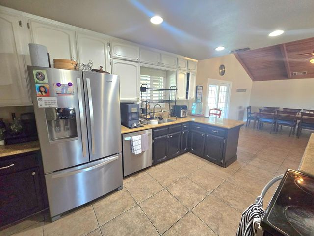 16448 Monreal Road, Madera, CA 93636