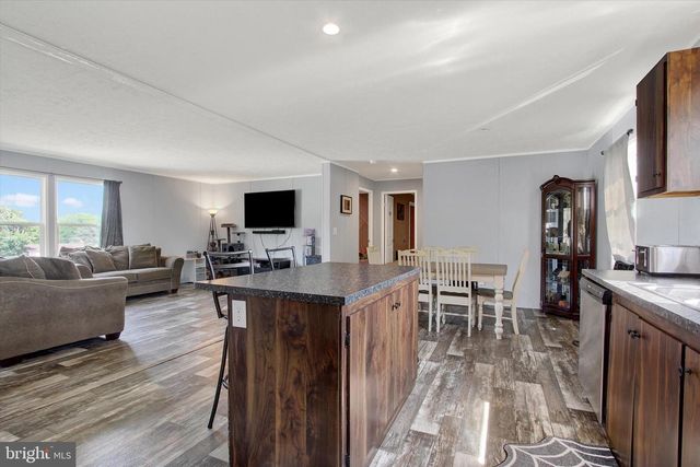2120 STAUFFER RD, Seven Valleys, PA 17360