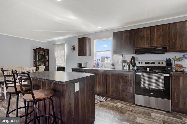 2120 STAUFFER RD, Seven Valleys, PA 17360