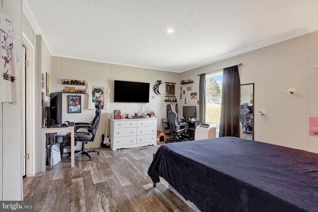 2120 STAUFFER RD, Seven Valleys, PA 17360