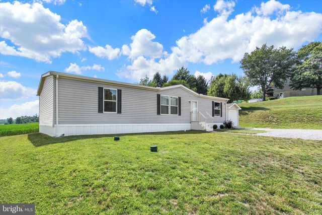 2120 STAUFFER RD, Seven Valleys, PA 17360