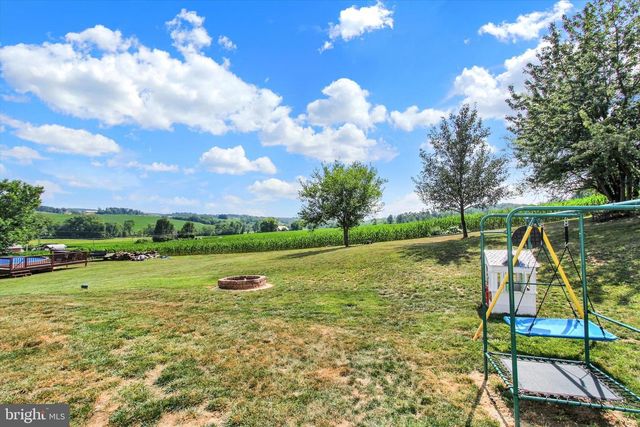2120 STAUFFER RD, Seven Valleys, PA 17360