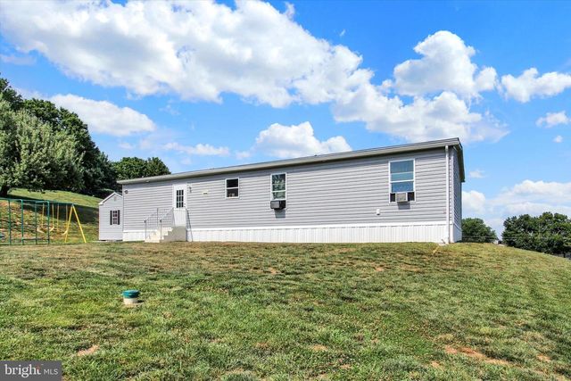 2120 STAUFFER RD, Seven Valleys, PA 17360