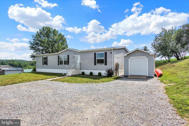 2120 STAUFFER RD, Seven Valleys, PA 17360
