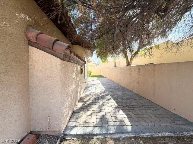 2017 Sedona Path Way, Las Vegas, NV 89128