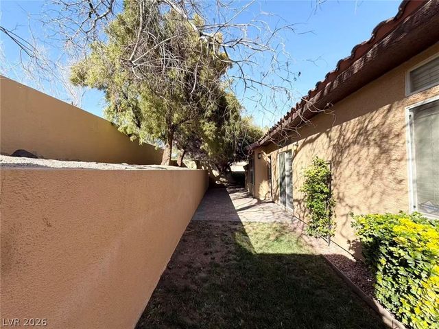 2017 Sedona Path Way, Las Vegas, NV 89128