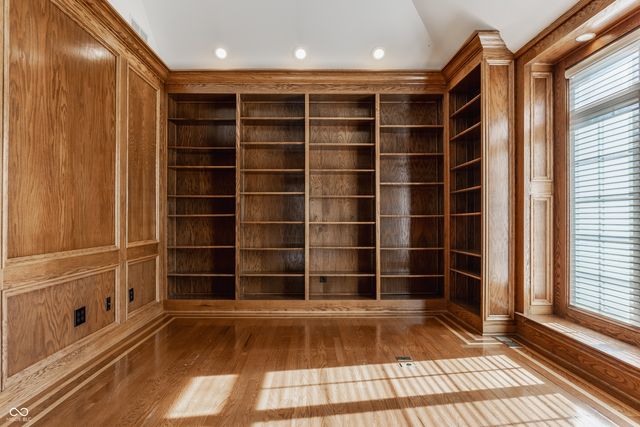 5846 E Fall Creek Parkway North Drive, Indianapolis, IN 46226